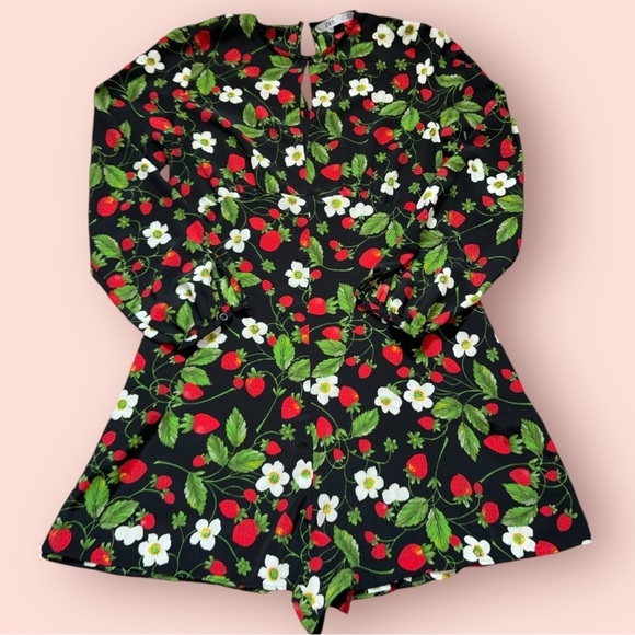 Zara Pants - ZARA‎ WOMAN FLOWING FLORAL strawberry  PRINT Romper size small
